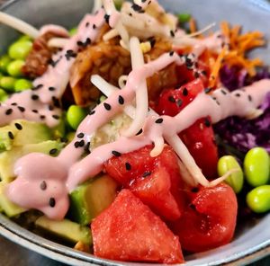 our vegan poke bowl at Vegane Glorie in The Hague