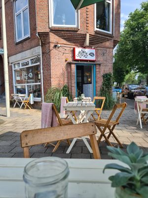 our summer terrace in the early morning at Vegane Glorie in The Hague