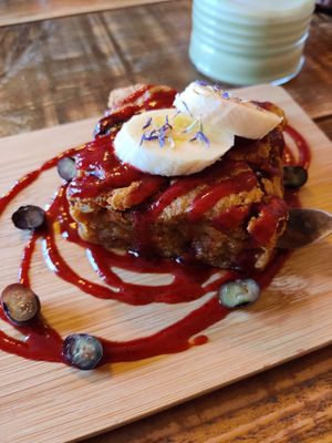 Carrot cake at Vegane Glorie in The Hague