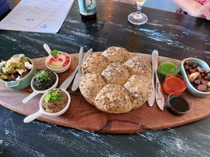 Planking for 2 (or 3!) at Vegane Glorie in The Hague