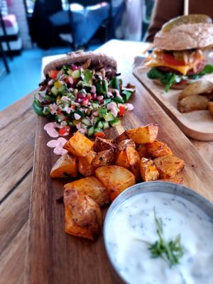 Pita ostra at Vegane Glorie in The Hague