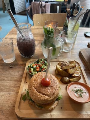 Vegan Burger  at Vegane Glorie in The Hague