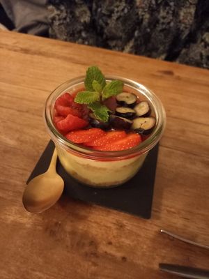 Green matcha cheesecake at Vegane Glorie in The Hague