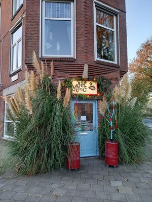 Front of the restaurant at Vegane Glorie in The Hague
