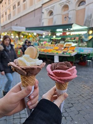 My vegan gelato is on the right (The macaron in not vegan) at Amorino in Rome