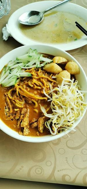 rojak麵 at Living Seed 翠园素食馆 in Kota Kinabalu