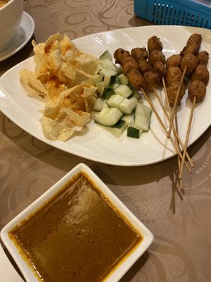 “Chicken” satay with cucumber and poppadoms 18ringit  at Living Seed 翠园素食馆 in Kota Kinabalu
