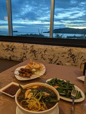 Chicken satay, prawn mee, green beans and cha siu at Living Seed 翠园素食馆 in Kota Kinabalu