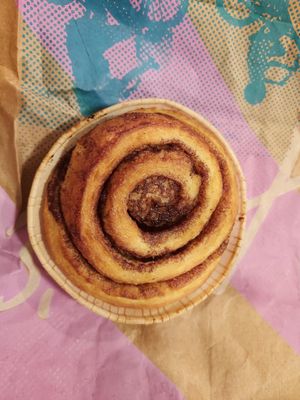 Vegan cinnamon roll at SFO - Amy's Drive Thru - T1 in South San Francisco