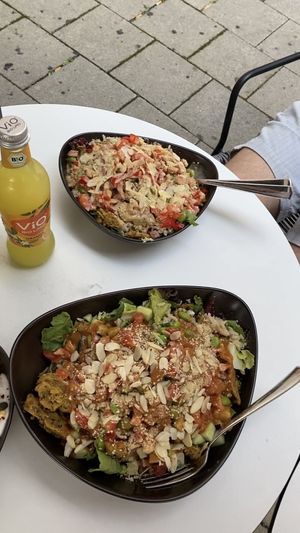 Selbst zusammengestellte bowls   at Yuícery - Milaneo in Stuttgart