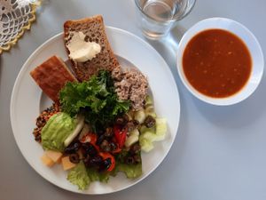 Salad buffet & lentilsoup at Härmän Rati in Jaervenpaeae