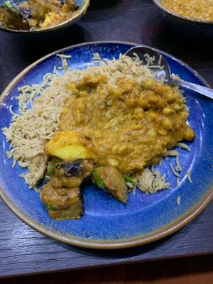 Pilau rice, tarka dahl, lahori chanay & baigen aloo (vegan & gf)   at Roti of Edinburgh in Edinburgh