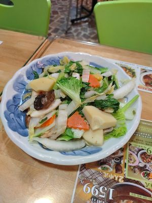 季節時蔬 at ZìRán Fēng Shū Huó Fāng 自然楓蔬活坊 - Maple Root in New Taipei City