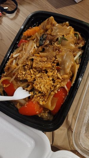 Pad thai at I'm Vegan in Chicago