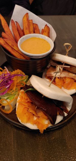 Bun starter at I'm Vegan in Chicago