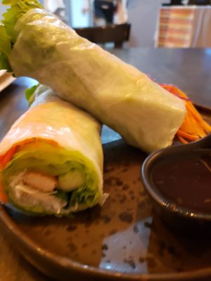 Garden roll at I'm Vegan in Chicago