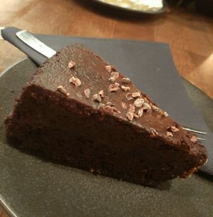Vegan chocolate cake at Burgemeester Reiger by Anne&Max in Utrecht