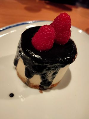 Tarta de queso vegana con miso blanco y jengibre at Flax & Kale in Madrid