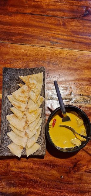 Pangan Curry with Naan (vegan) at Miss Island in Koh Muk