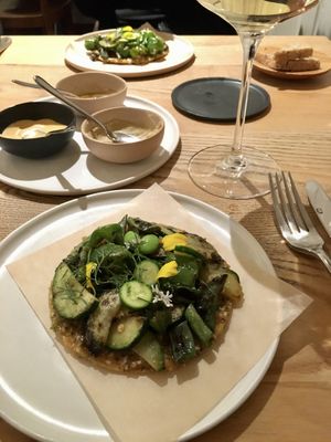 Tostada, peanut salsa macha and grilled seasonal vegetables at KLE in Zurich