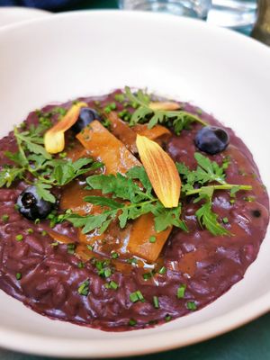 Red risotto with blueberries at KLE in Zurich