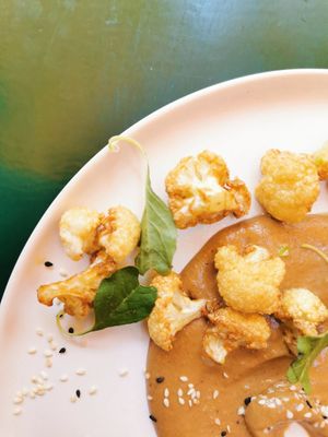 Fried cauliflower with mole at KLE in Zurich