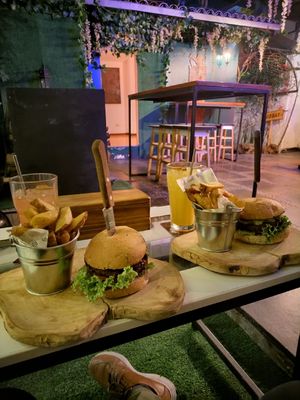 Burgers bbq y mexicana at Lounge del Brujo Vegan Kitchen & Bar Cayma in Arequipa