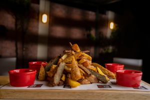 Vega-salchipapa at Lounge del Brujo Vegan Kitchen & Bar Cayma in Arequipa