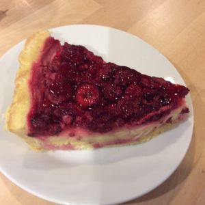 Raspberry vegan cheese cake at Loving Hut - Na Porici in Prague