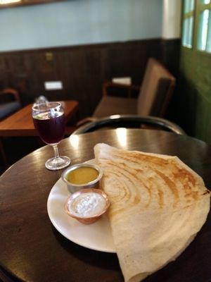 Brown rice dosai and chutney at Coffee Ideas in Auroville