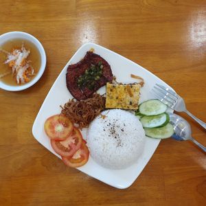 com tam (broken rice) at Hoa Sen in Ho Chi Minh City