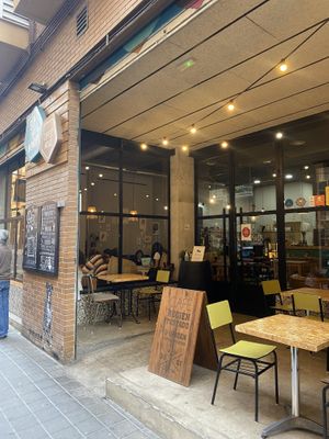 Hello  at Sip and Wonder in Alicante