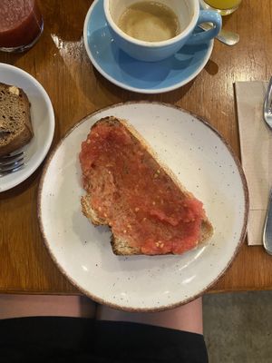 tomato toast  at Sip and Wonder in Alicante