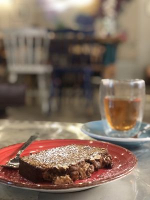 The smell of this bananabread 👌 at Sip and Wonder in Alicante