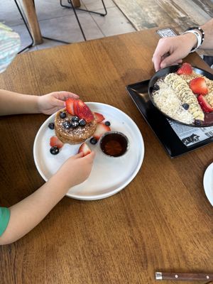 Pancakes and açaí bowl   at Santos Coffee With Soul in Oranjestad