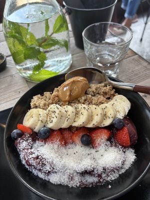 Açaí bowl   at Santos Coffee With Soul in Oranjestad