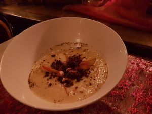 Feine Selleriecremesuppe mit Pumpernickel und gehackten Mandeln at Yves's in Werder Havel