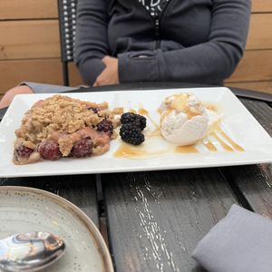 pear blackberry crisp  at Spirit Elephant in Winnetka