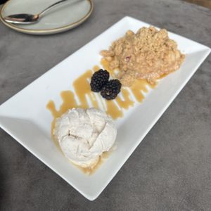 pear blackberry crisp  at Spirit Elephant in Winnetka