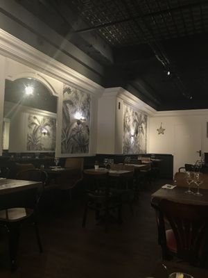 Adorable intérieur  at Le Toucan in Saint-germain-en-laye