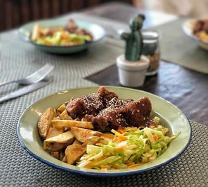 nuggets at Aguacate in La Paz