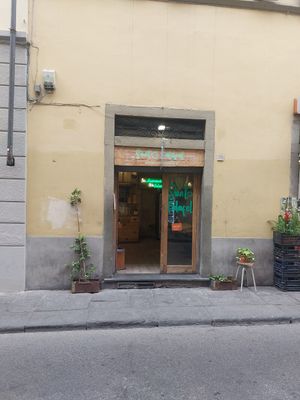 Entrance at Santo Falafel in Florence