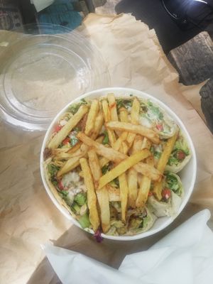 Entrados (abbondante x 2 persone) at Santo Falafel in Florence