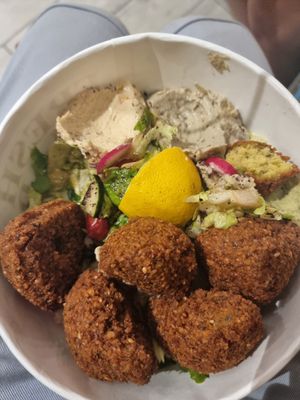 Falafel bowl at Santo Falafel in Florence