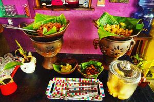 Breakfast is half buffet (gallo pinto, garlic potatoes, fries plantains, Nica cheese, and homemade bread) Other half is on the menu. Many vegan and veggie options  at Simon Says  in San Juan Del Sur