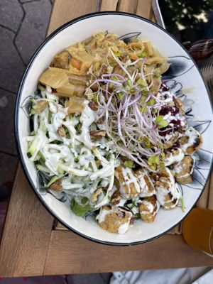 KIM'S TEMPLE (HOT + GARLIC) kimchi #l, tempeh, zucchini, beet root, cashew sour cream, tahin dressing. walnuts, sprouts  at  Natürlik Lekkeria in Mainz