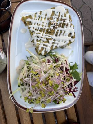 QUICHE: chickpea base, side salad  at  Natürlik Lekkeria in Mainz