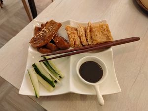 (素)烤鴨配料 at Líng Wén Shū Xiāng 菱紋蔬香 in New Taipei City