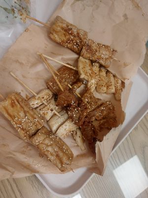 Tofu, yuba & mushrooms grilled at Lǜ Zhǒng Zǐ SùShí ShāoKǎo 綠種籽素食燒烤 in Kaohsiung