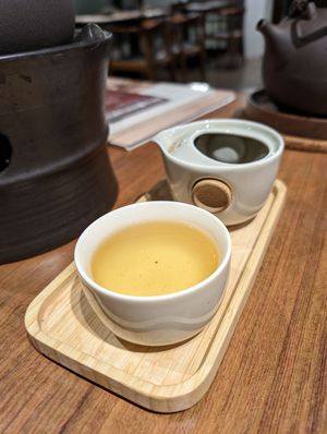 Jinxuan tea at Chán Fēng CháLóu 禪風茶樓 - Zen Tea in Taipei